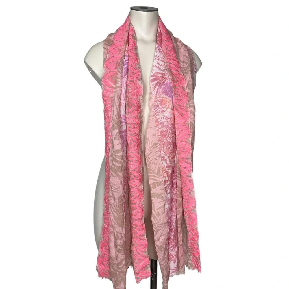 AMERICAN EAGLE Outfitters Scarf Pink and Cream Patterned Cotton